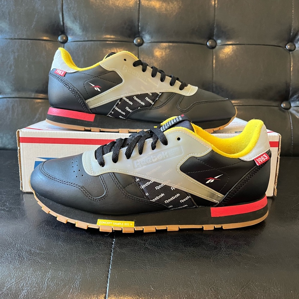 Reebok Men's Black and Yellow Sneakers